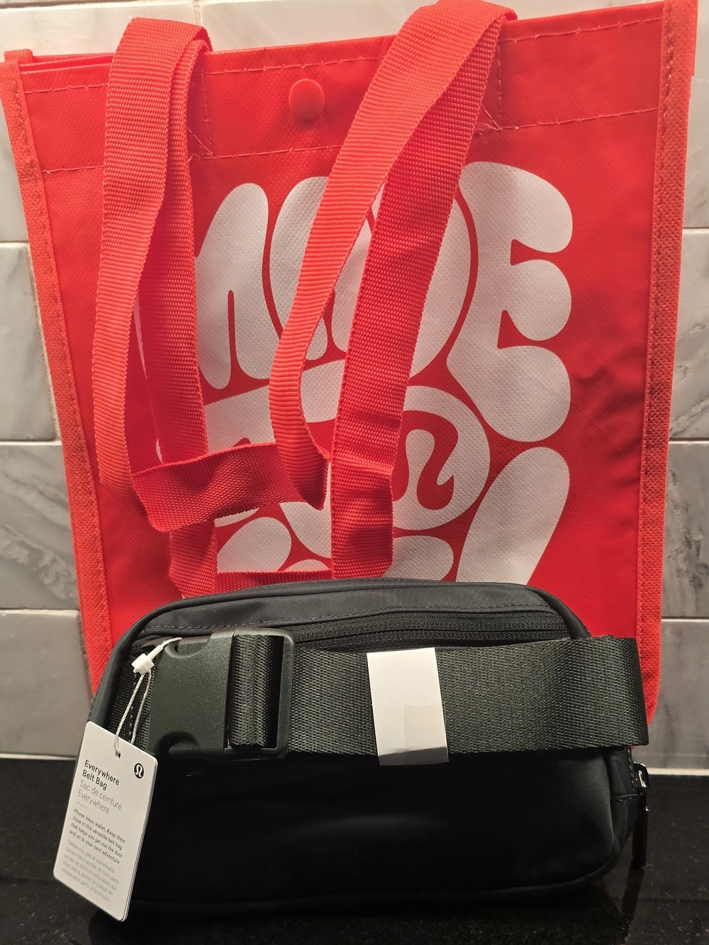 New Lululemon Rainforest Green Everywhere Belt Bag With Lulu Shopping Bag - Picture 2 of 4